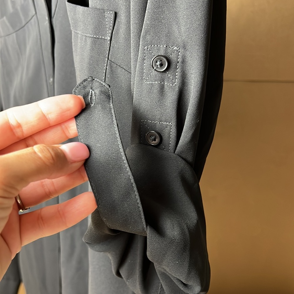 🛍Pre-Loved Express button up with Lacy shoulder area - Picture 11 of 14